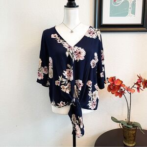 🍋 LUQ • Women’s Floral Top w/Front Ties at Waist Size M